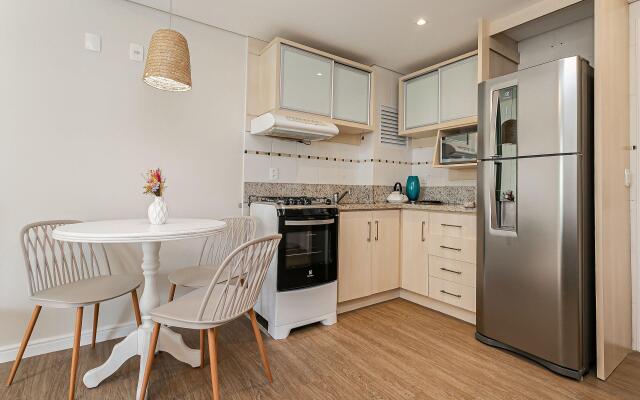 Completo em condomínio com acesso a Lagoa #LA10