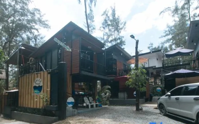 RedDoorz @ Dolce Cabanas Beach Resort