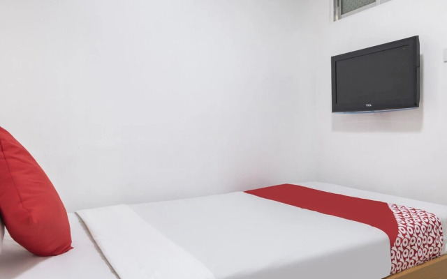 OYO 416 Lucky Hotel