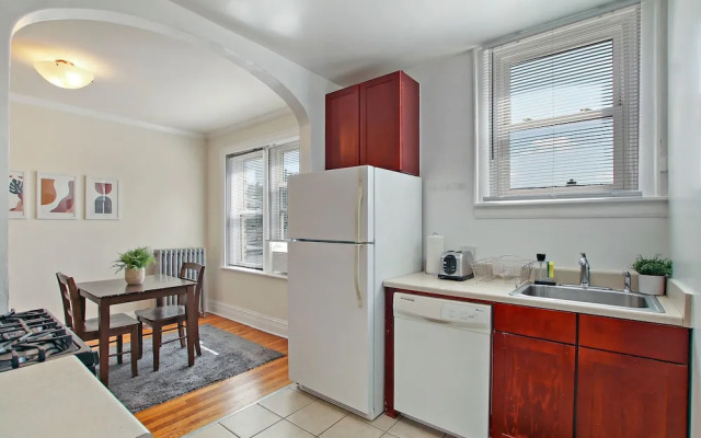 Ideal 1BR Apt - Cullom C2