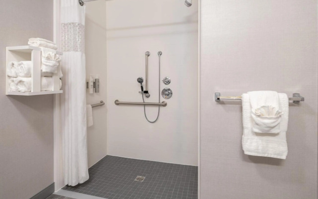 Hampton Inn & Suites Agoura Hills