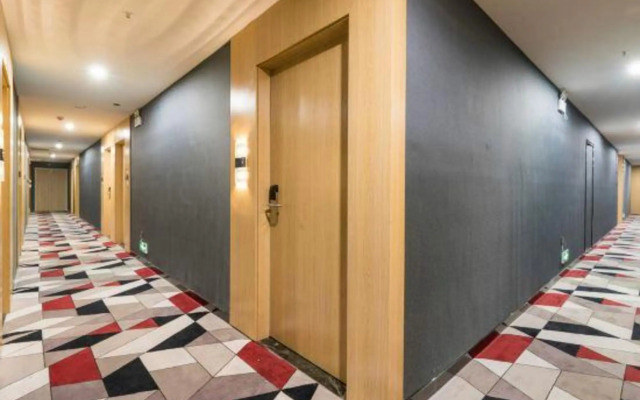 Shangkeyou Hotel(Dayanta Subway entrance)