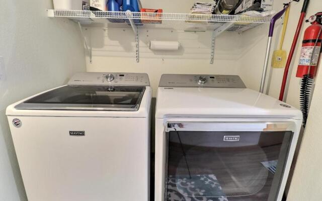 6061 - Bark O Lounge