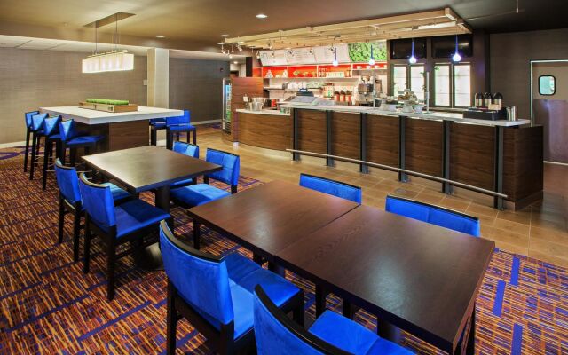 Courtyard by Marriott Chicago Midway Airport