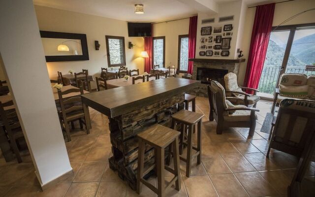 Abadia De Montenartro Hostel