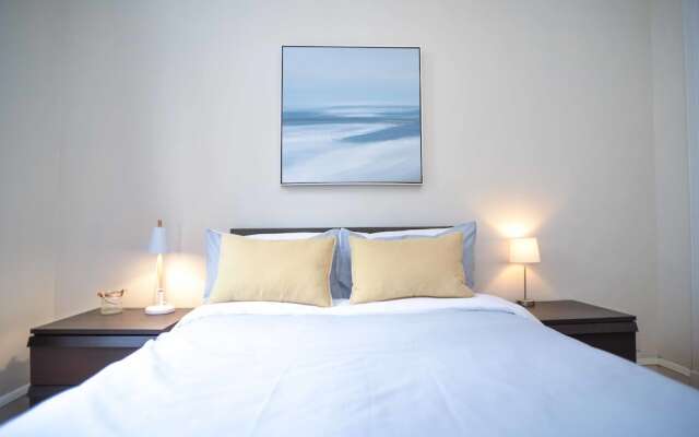 Modern Flat in Rosemount City Centre