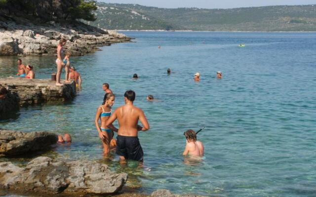 Apartments Maslina Božava