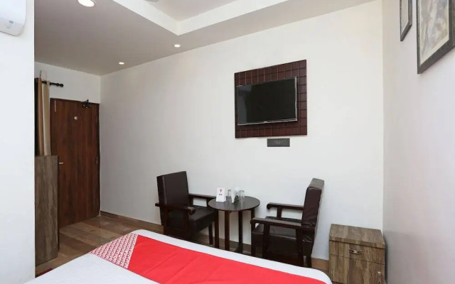 Hotel RR Palace by OYO Rooms