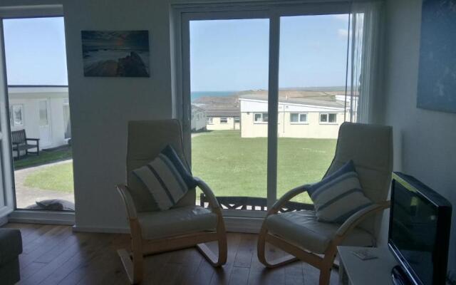 Chalet 18 Widemouth Bay Holiday Village