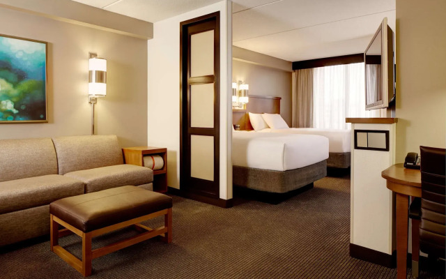 Hyatt Place Riverside Downtown