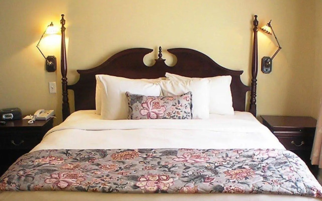 Senator Inn & Spa