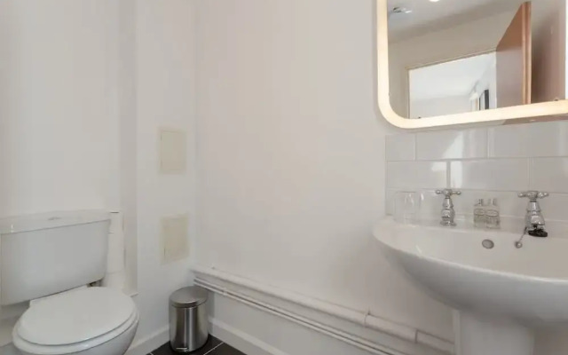 Modern 2 Bedroom Flat in Elephant & Castle