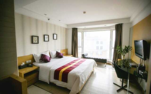 Love Holiday Inn apartment