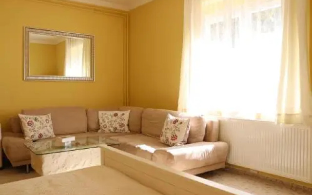 GrapeWine Guesthouse