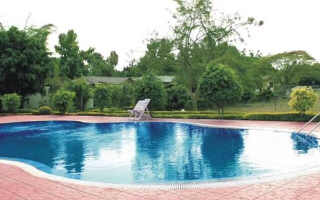 Manu Maharani Resort Corbett