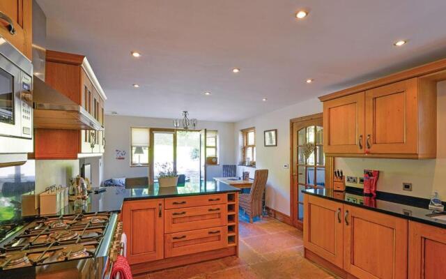 Charlesworth Lodges