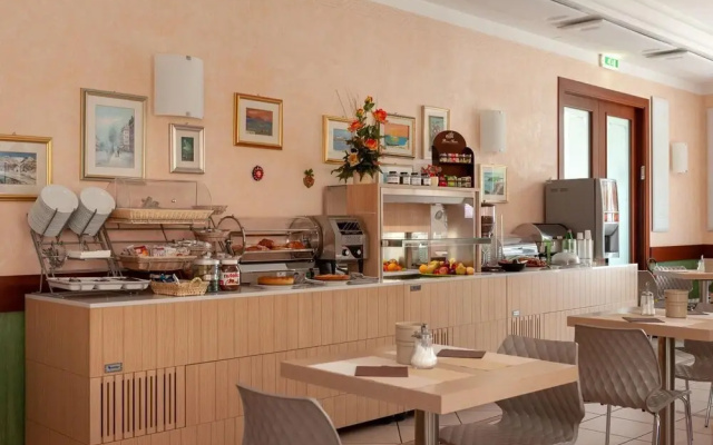 Hotel Mondial