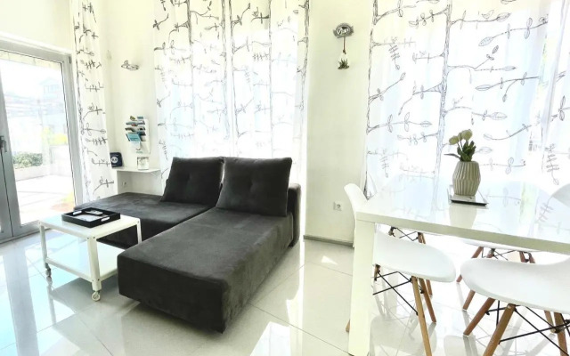 Apartment Lounge