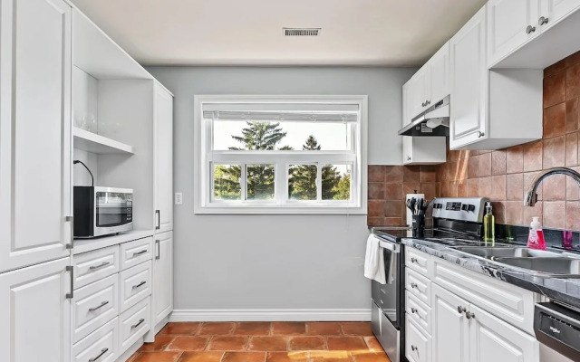 Private 2bdrm Unit With Ensuite Laundry - U5A