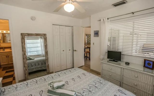 464 Washington Court - M