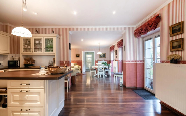 Renoviertes Bauernhaus mit Garten in Ruhelage