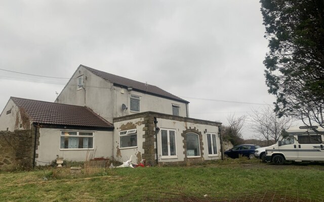 Beautiful 5 bed Farm Accommodation