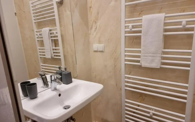 Sissi Royal Suite - Inner City 4 bedroom apartment