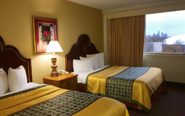 Golden Green Hotel - Charlotte