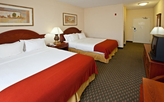 Rodeway Inn(Ex.Holiday Inn Express Middletown)