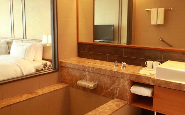 Evergreen Resort Hotel (Jiaosi)