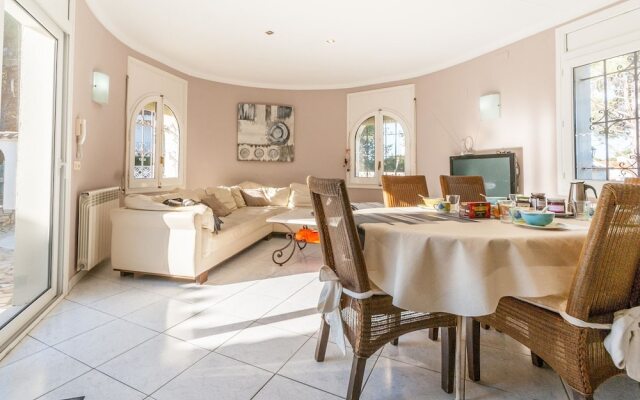 Fantastic Holiday Home With Private Pool in L'escala