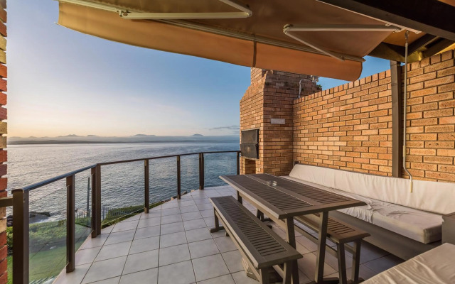 Beacon Wharf , George Hay 5 Seafront Accommodation