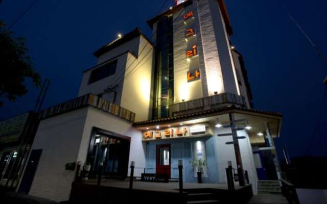Yegrina Motel
