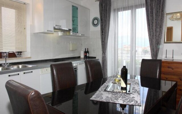 Apartments Romana