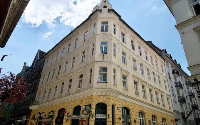 Premium Apartment by Hi5-Vaci str. 3 bedroom (219)