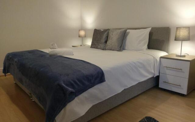 Filton House by Cliftonvalley Apartments