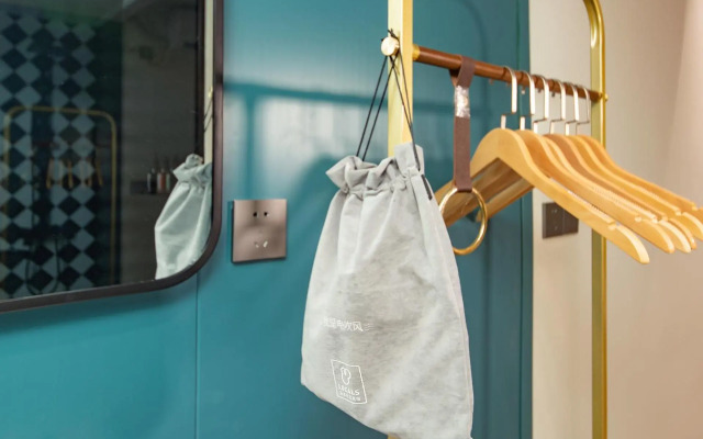 Locals Apartment House 42