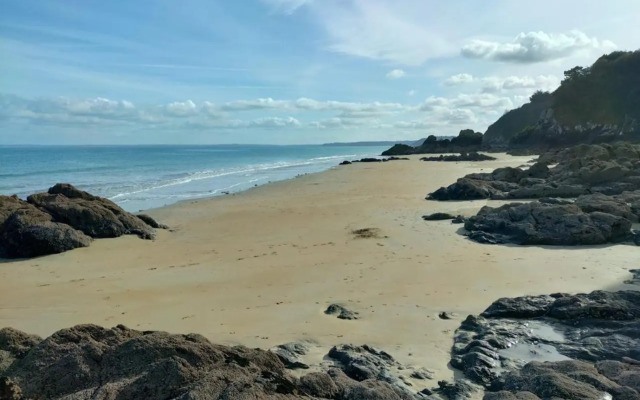 Captivating 2-Bed House with log burner in Kerien