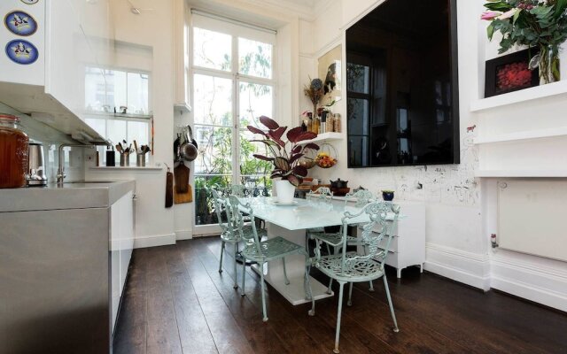 Queen's Gardens Delight