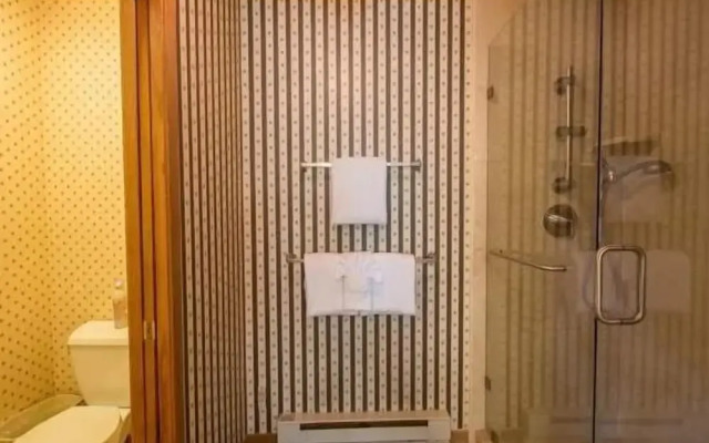 Townsend Place Condo 3 minutes walk to Beaver Creek VIllage by RedAwning