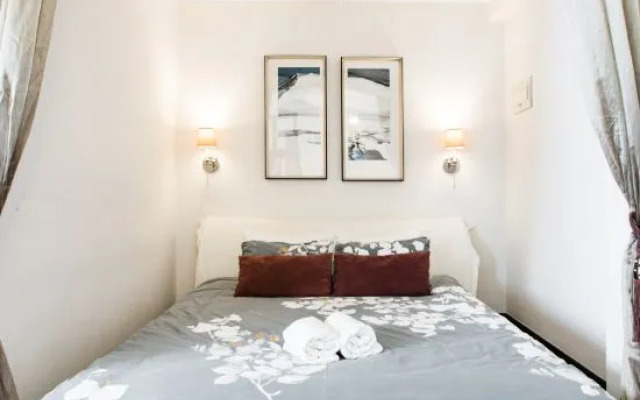 Shanghai Quality Homestay (Nanjing West Road Branch)