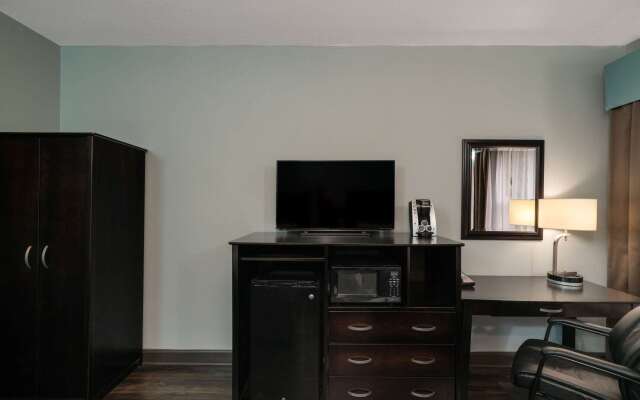 La Quinta Inn & Suites by Wyndham Knoxville East