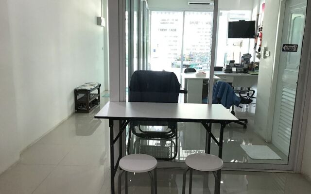 Naiyang Tour Room For Rent