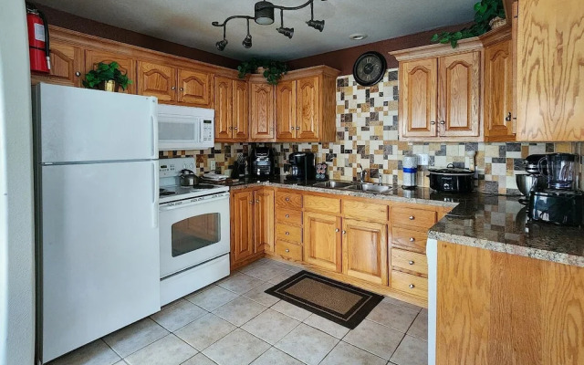 Alpenglow Three Bedroom Two Bath XL A16