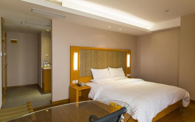 Ji Hotel (Daqing Tieren Square)