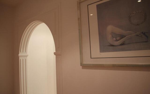 DRRome Spanish Luxury Suites