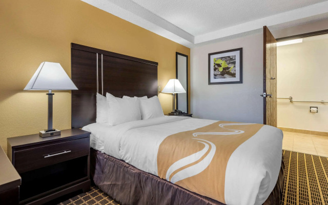 Quality Inn & Suites Warren