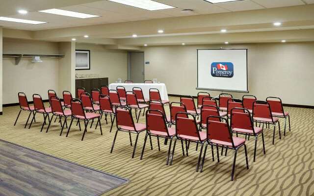 Pomeroy Inn And Suites Vermilion