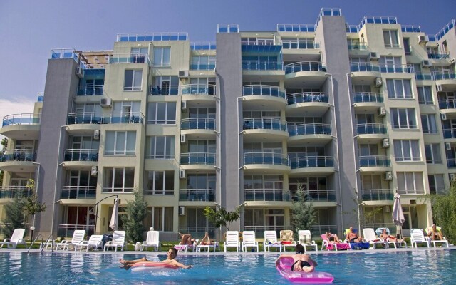Oasis Suites Apartments and Studios