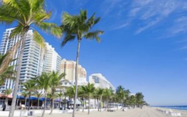 Vacation Inn Motel - In Fort Lauderdale (Poinciana Park)